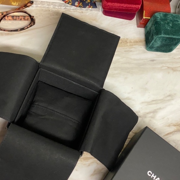 Chanel bracelet box with insert and little pillow - Picture 6 of 10